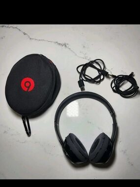 Beats Solo3 By Dr Dre Wireless Headphones A1796  Read Description
